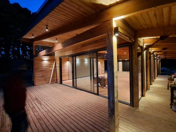 Casa moderna construida en Isla San Francisco por Constructora Werner