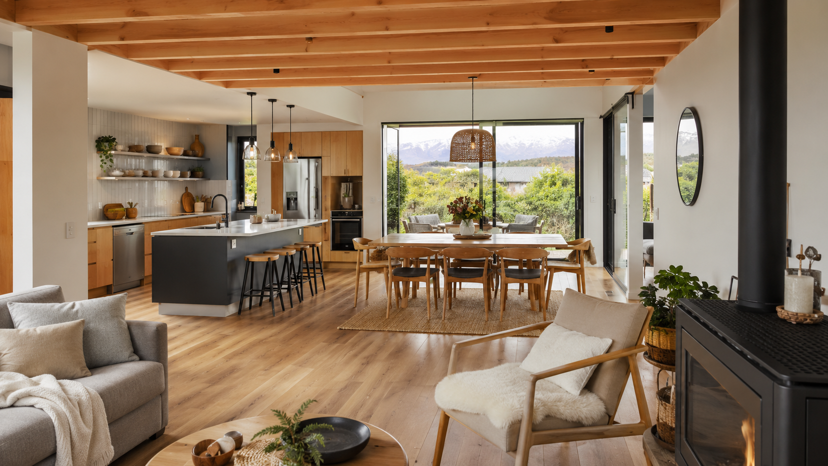 Remodelación interior de una casa con espacios más funcionales y mejor distribuidos.